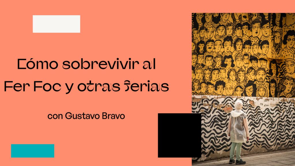 fotógrafos mostrando su obra en un stand durante una feria de arte