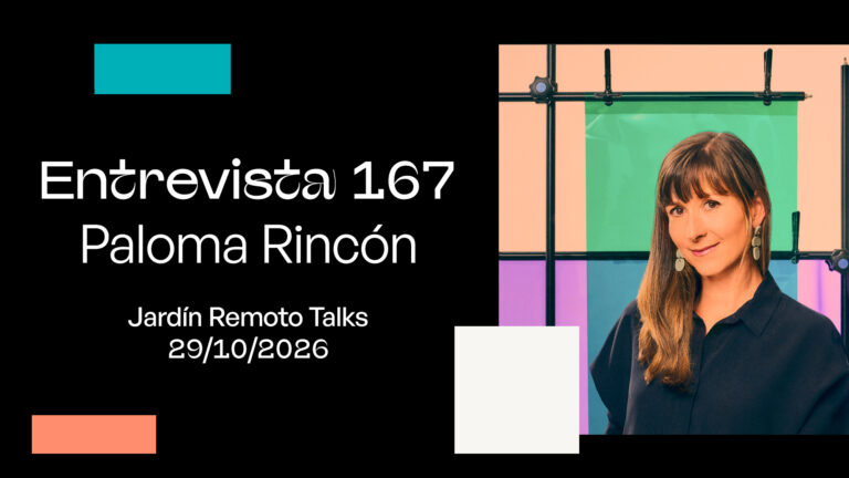 retrato fotográfico de Paloma Rincón junto al cartel de su entrevista.