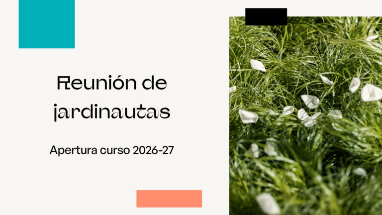 fotógrafo impartiendo la primera clase del curso online, mostrando el nuevo temario sobre bodegones y fotolibros.