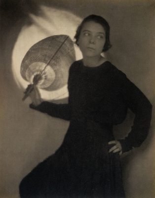 edward-weston-margrethe-mather-the-fan-1917