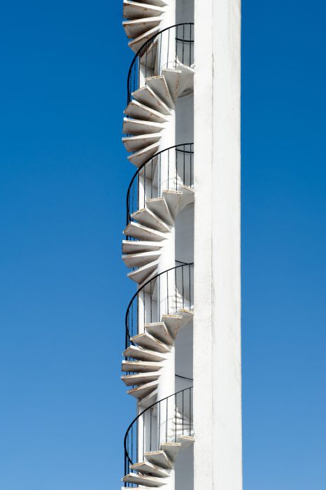 Campanario de la iglesia de Llanos del Sotillo (Jaén). 2018. Arquitecto: José Antonio Corrales. © Ana Amado y Andrés Patiño