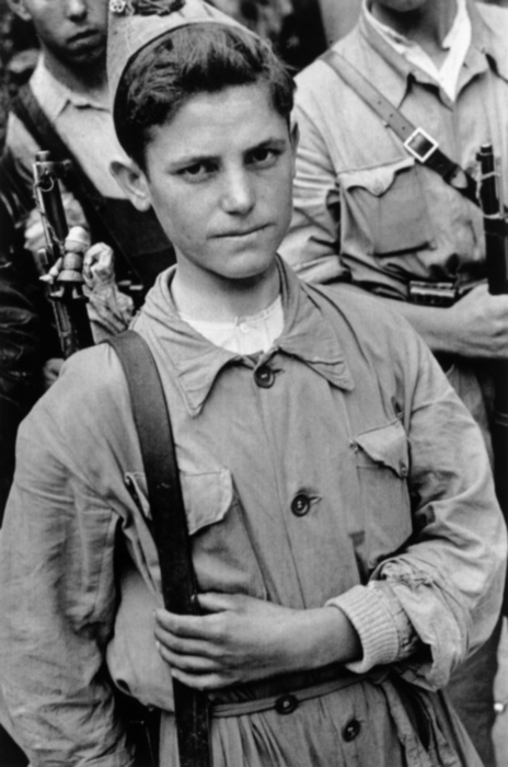 niño-soldado-robert-capa